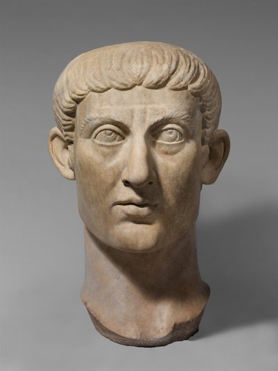Cabeza de mármol del Emperador Constantino I de Roman