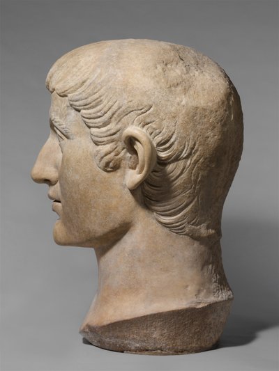 Cabeza de mármol del Emperador Constantino I de Roman