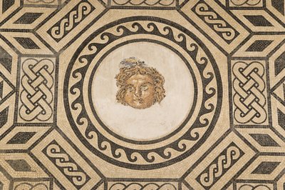Mosaico de Medusa, en el Salón de los Mosaicos en el Alcázar de los Reyes Cristianos de Roman