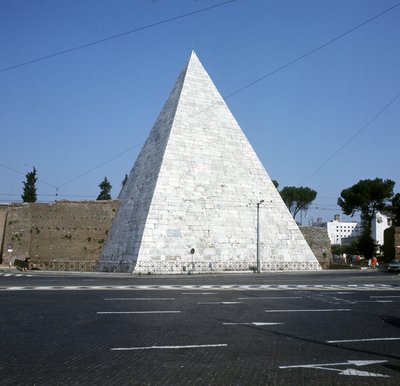 Pirámide de Cestio, Roma de Roman