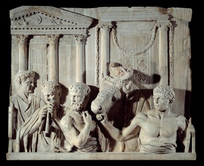 Arte antiguo romano: Fragmento de un relieve arquitectónico: preparación de un sacrificio. Escultura de mármol, de Roma de Roman
