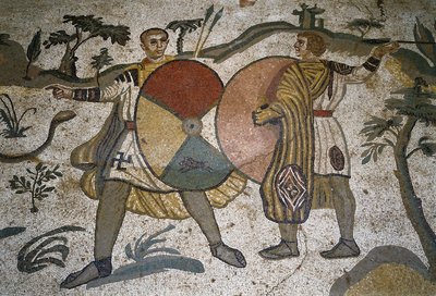 Arte romano: (detalle) del mosaico "La gran partida de caza". Cazadores con grandes escudos. 315-350 d.C. Piazza Armerina, Villa Romana del Casale de Roman