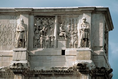Arte romano: bajo relieve de mármol que representa la distribución de subsidios al pueblo (izquierda) y la rendición de un líder bárbaro (derecha) de Roman