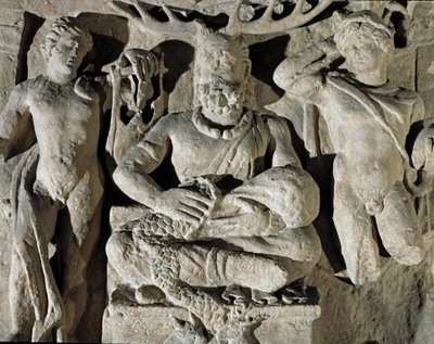 Arte romano: el dios galo de origen celta Cernunnos (o Kernunnos) representado entre Apolo y Mercurio. De Reims. Siglo I d.C. Roma, Museo della Civilta Romana de Roman