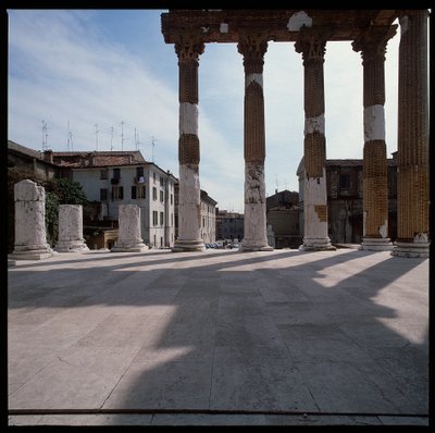 Arte romano: vista del capitolio (capitolium), 73 d.C., Brescia, Italia de Roman