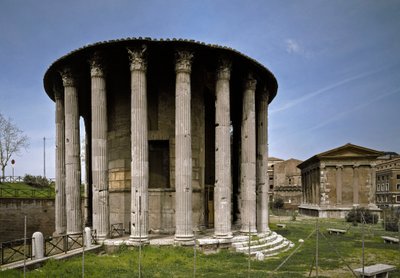 Arte romano: vista del templo de Hércules Víctor en el foro Boario (213 a.C.) de Roman