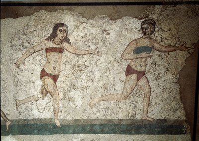 Arte romano: jóvenes romanos realizando ejercicios físicos. Llevan un taparrabos alrededor de los riñones y un strophium (antecesor del sostén) en el pecho. (detalle) Mosaico 315-350 d.C. Piazza Armerina, Villa Romana del Casale de Roman
