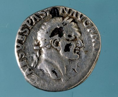 Moneda de plata con la efigie del emperador romano Vespasiano (9 - 79) de Roman