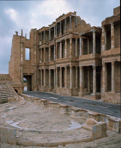Escenario del teatro romano, siglos II-III de Roman