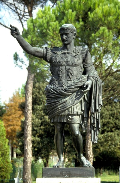 Estatua del emperador romano Augusto (Octavio u Octaviano) (63 a.C. - 14) de Roman