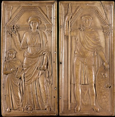 Estilicón (Flavio Estilicón o Stiliccho, 360-408), general y político de la antigua Roma de origen bárbaro (padre vándalo y madre romana). Díptico de Estilicón: Estilicón con su esposa Serena y su hijo Eucherio. Marfil alrededor de 400. Tesoro del de Roman