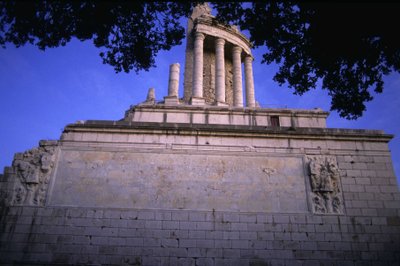 Trofeo de Augusto en la Turbie. Monumento romano del siglo I. de Roman