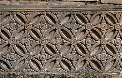 Fragmento arquitectónico con decoración tallada, Período Imperial Alto (27 a.C.-395 d.C.) de Roman Imperial Period