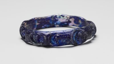 Brazalete, sirio, 350-500 (vidrio) de Roman Imperial Period