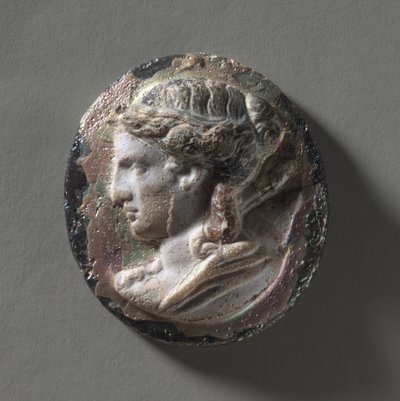 Camafeo: Cabeza de Artemisa, 100-200 de Roman Imperial Period