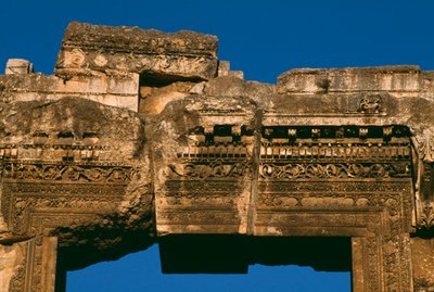 Templo de Baco (detalle del dintel de la puerta) de Roman Imperial Period