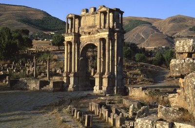 Arco triunfal construido en honor del Emperador Caracalla, Alto Período Imperial (27 a.C.-395 d.C.) de Roman Imperial Period
