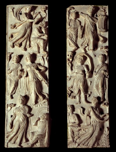 Roma antigua: díptico de marfil tallado que representa seis musas y seis poetas (o filósofos). Siglo V d.C. París, Museo del Louvre de Roman Roman