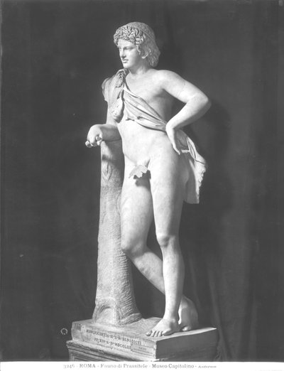 Fauno, copia de un original de Praxiteles (c.370-330 a.C.) de Roman Roman