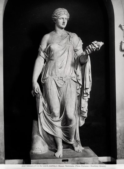 Estatua femenina llamada Flora Farnese, siglo II-III d.C. de Roman Roman