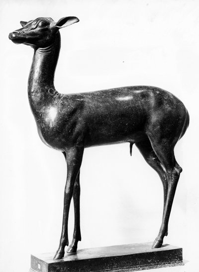 Figurilla de un ciervo de Roman Roman