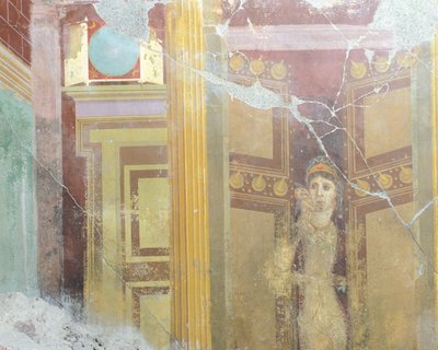 Fresco con decoración arquitectónica falsa y figura de mujer, de la Casa de Fabio Rufo, Pompeya , Campania, Civilización romana de Roman Roman
