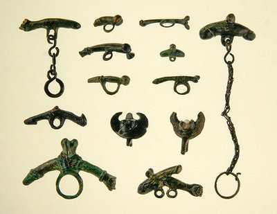 Amuletos de falos de Roman Roman