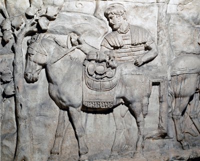 Arte romano: Un mullet cargado de botín. Molde de 1862 que reproduce los bajorrelieves de la columna de Trajano (Colonna Traiana) en Roma construida durante el reinado del emperador Trajano (53-117). La columna de Trajano conmemora las campañas victoriosas de Roman Roman