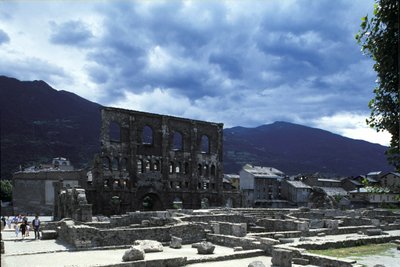 Teatro romano de Aosta de Roman Roman