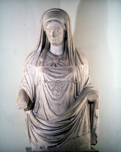 Escultura de la vestal Massima. Museo Nacional Romano. Roma de Roman Roman