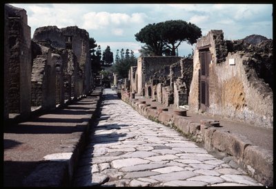 Calle que baja hacia el lido, siglo V a.C.-siglo I d.C. de Roman Roman