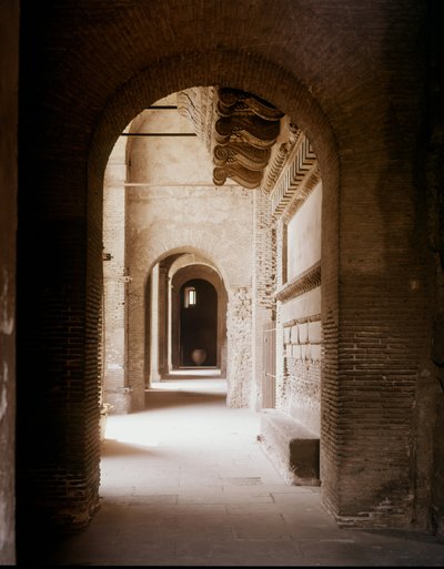 El tabulario está bajo el Capitolio y era el lugar donde se guardaban los archivos. de Roman Roman