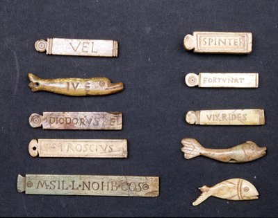 Entradas de teatro en marfil de la era romana. Museo della Scala en Milán de Roman Roman