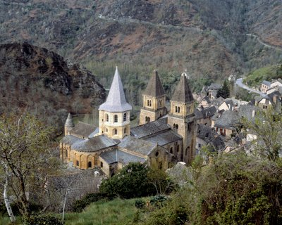 Vista aérea de la abadía de Romanesque