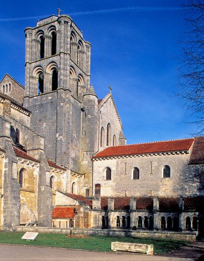 Basílica de Vezelay (Yonne, Borgoña), vista desde el exterior de Romanesque