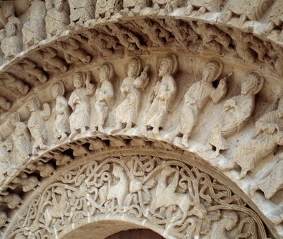 (detalle) de esculturas del portal sur de Romanesque