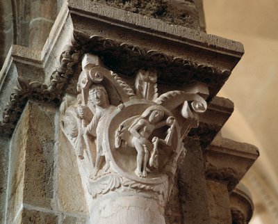 Libra (capitel tallado) de Romanesque