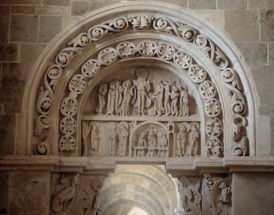 Portal norte: la aparición de Jesús después de su muerte y la ascensión de Romanesque