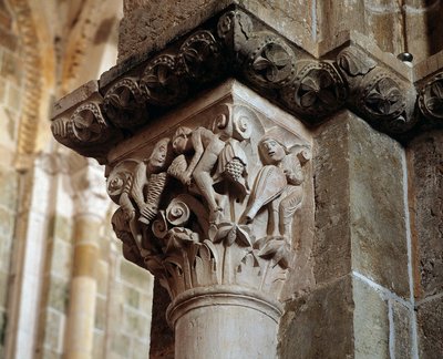 Representación de los Vientos (capitel tallado) de Romanesque