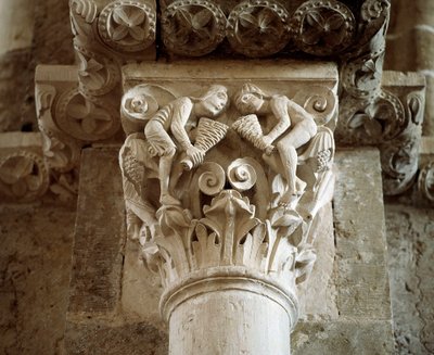 Representación de los Vientos (capitel tallado) de Romanesque