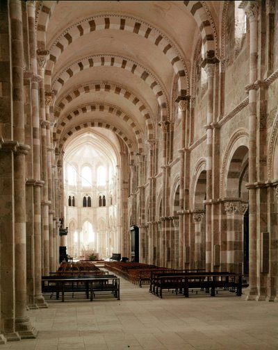 Abadía de Vézelay (89), la nave de la Basílica de Santa María Magdalena. Siglo XII. de Romanesque