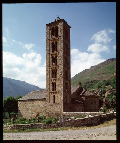 Vista de la iglesia de Romanesque