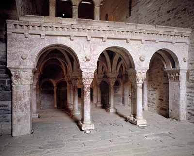 Vista de la galería de Romanesque