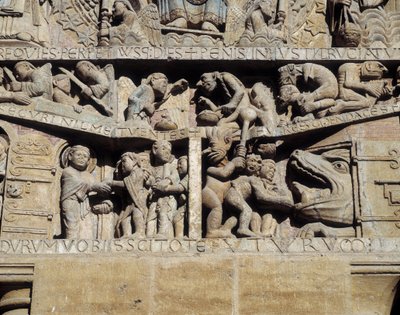 Vista del tímpano del juicio final, detalle del infierno de Romanesque