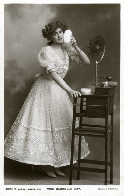 Gabrielle Ray, actriz, bailarina y cantante inglesa, c1906 de Rotary Photo