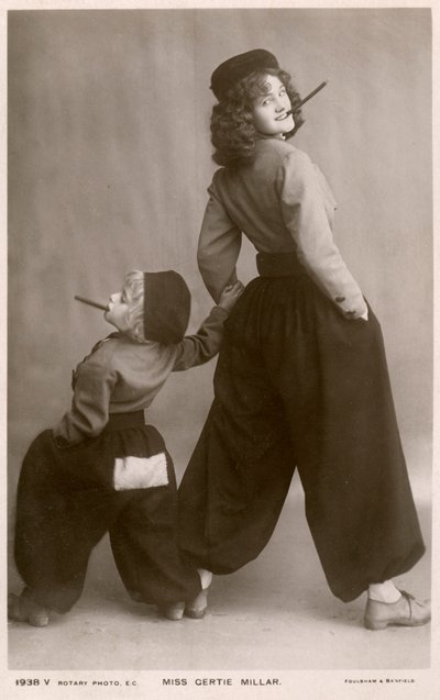 Gertie Millar, actriz y cantante británica, c1906 de Rotary Photo