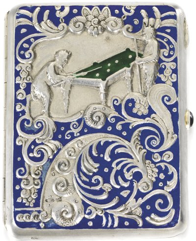 Estuche de cigarrillos con dos sátiros jugando al billar ruso de Russian Master