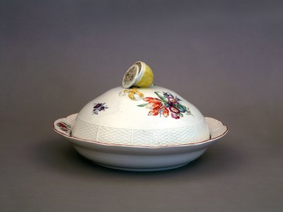Sopera del Servicio de Cena de Porcelana Imperial, Fábrica de Porcelana Imperial, 1775-1780 de Russian Master