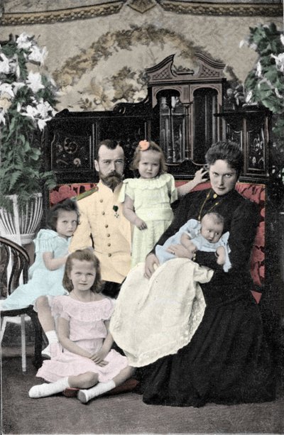 Retrato familiar del Zar Nicolás II (1868-1918) alrededor de 1901-1902 de Russian Photographer