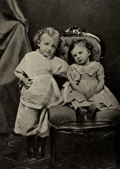 Lenin a los cuatro años y su hermana Olga, Simbirsk de Russian Photographer